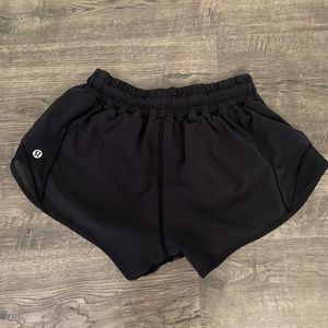 Lululemon Hotty Hot High-Rise Lined Short 2.5"